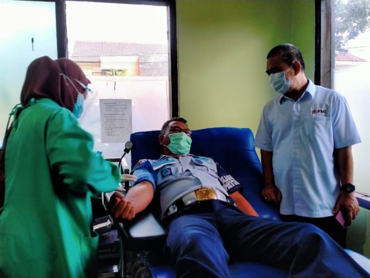 Amankan Stok PMI Kota Bogor, Pegawai Lapas Kelas II A Paledang Ikuti Donor Darah