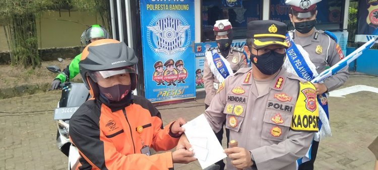Cegah Penyebaran Virus Corona Polresta Bandung Luncurkan Pelayanan SIM Drive Thru 