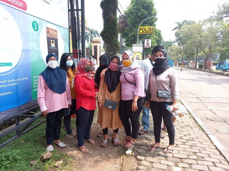 Camat Klapanunggal Kumpulkan Aparatur Desa,  Warga Lapor Dugaan Pemotongan BST Jokowi