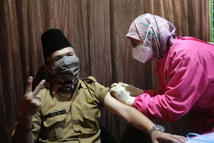 Vaksinasi Tenaga Pendidik di Kota Bandung Capai 50 Persen
