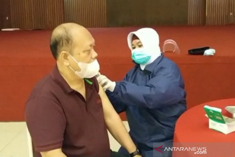 Pemkot Tasikmalaya Vaksinasi Ratusan Lansia Tionghoa