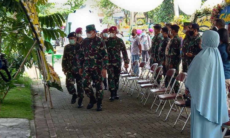 KSAL Melayat ke Rumah Duka Korban Nanggala 402 di Bogor