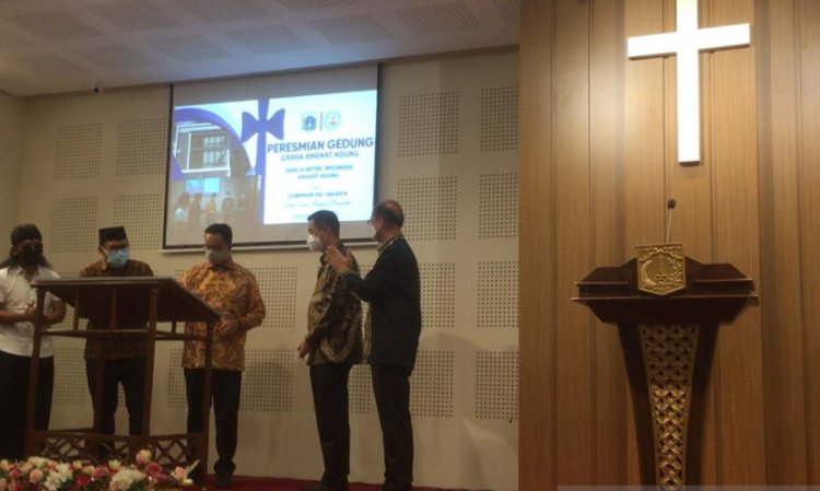 Anies Bersama Gus Miftah Resmikan Gereja di Jakarta Utara