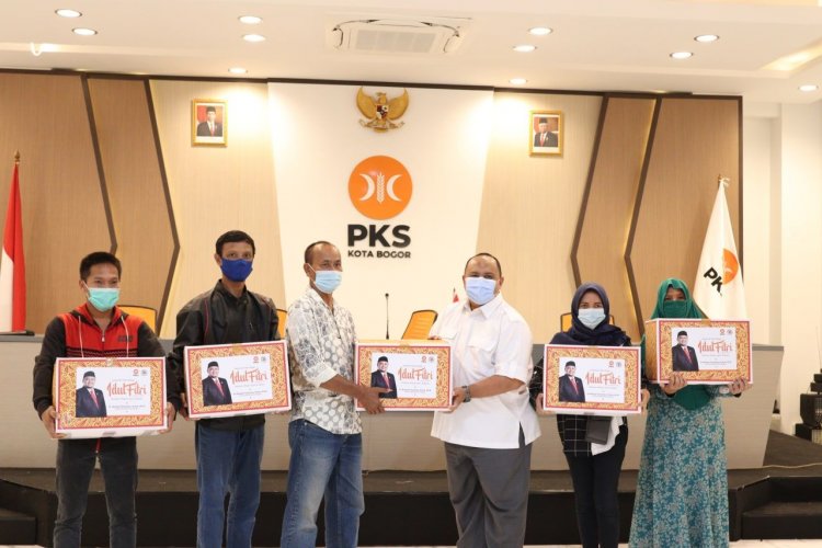 PKS Kota Bogor Tebar 30 Ribu Takjil dan 4.000 Bingkisan Lebaran