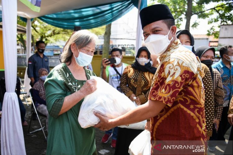 Stabilkan Harga Sembako Jelang Lebaran, Pemkab Bandung Gelar Operasi Pasar Murah