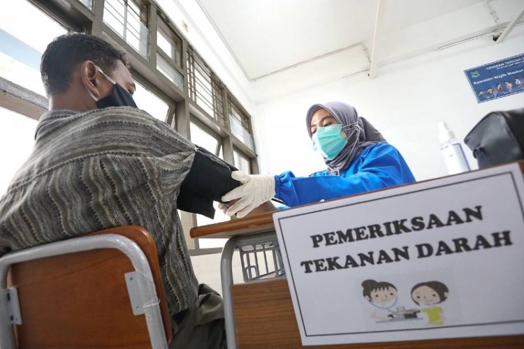 Vaksinasi Dosis Pertama Pelayanan Publik Kota Bandung Capai 96,5 Persen
