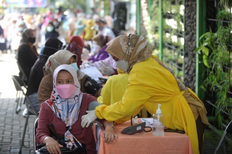 Jelang PTM, Kota Bandung Genjot Vaksinasi Covid-19 Pendidik dan Tenaga Kependidikan