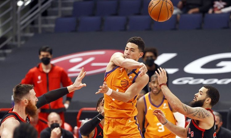 Devin Booker Cetak 34 Poin saat Suns Tundukkan Lakers 99-90