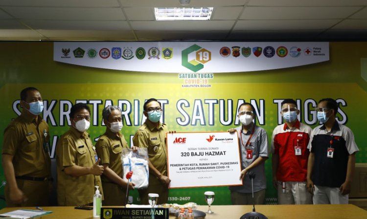 ACE Hardware Berikan Bantuan 320 APD untuk Kabupaten Bogor