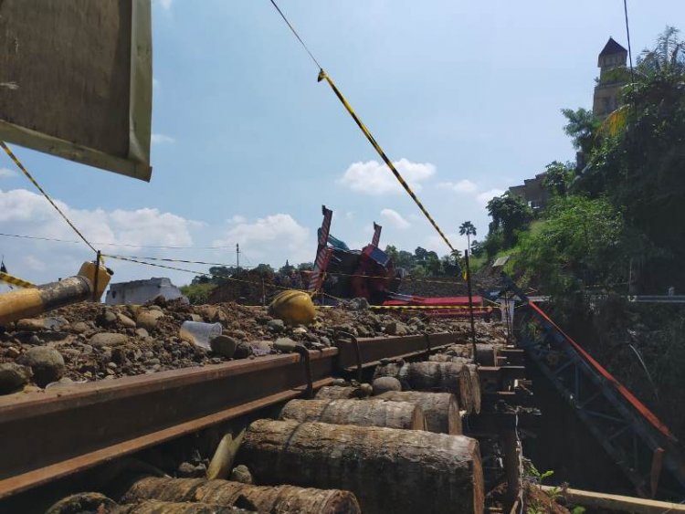 Crane Terguling di Proyek Double Track Bogor-Sukabumi, Ini Kata Saksi Mata Kejadian