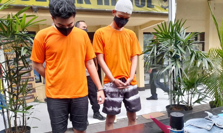 Demi Parfum, Dua Pria Bandung Ini Keroyok Kasir Minimarket