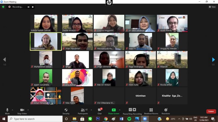 Tel-U Latih Team Rumah Zakat Indonesia Mengelola Data Story Telling