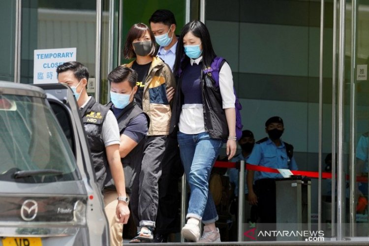 Polisi Hong Kong Tangkap Mantan Jurnalis Senior Apple Daily di Bandara