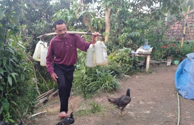 Puluhan Tahun Ratusan KK Warga Kampung Cimonce Nihil Fasilitas Air Bersih