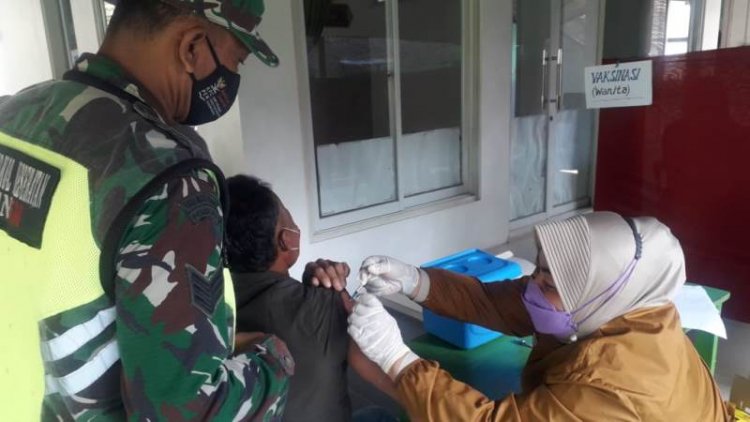 Polresta Bogor Kota Mulai Lakukan Vaksinasi Bagi Masyarakat di Zona Merah
