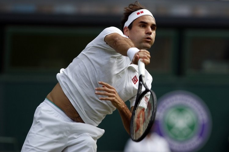 Federer jadi petenis putra tertua ke perempat final Wimbledon