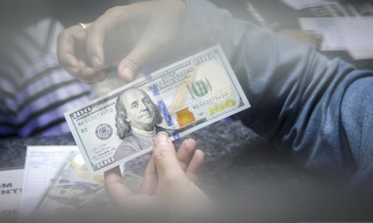 Dolar AS Jatuh dari Tertinggi Tiga Bulan di Tengah Data Ekonomi Suram