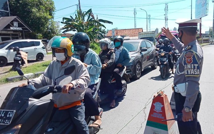 Ruas Jalan Kota Cirebon Ditutup Total