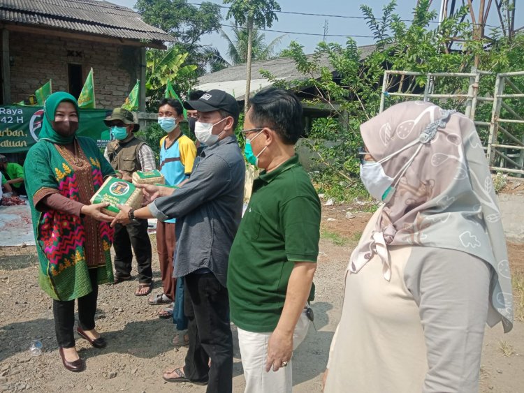 PPP Kabupaten Bogor Sebar Hewan Kurban dan Sembako