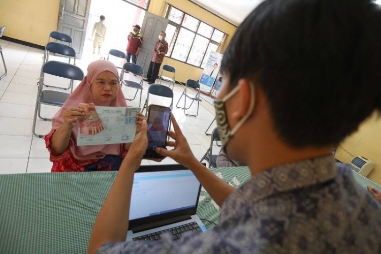 Penyaluran Bansos Rp500 Ribu di Kota Bandung Capai 70 Persen
