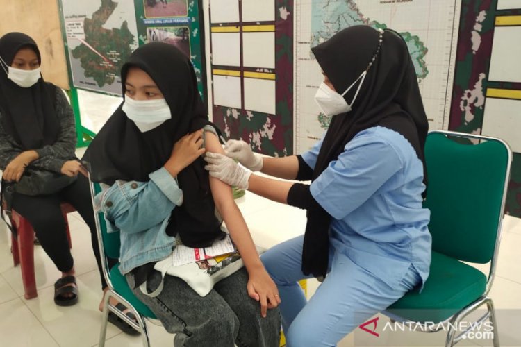 Kabupaten Bekasi Siapkan Vaksinasi Dosis Tiga untuk Nakes