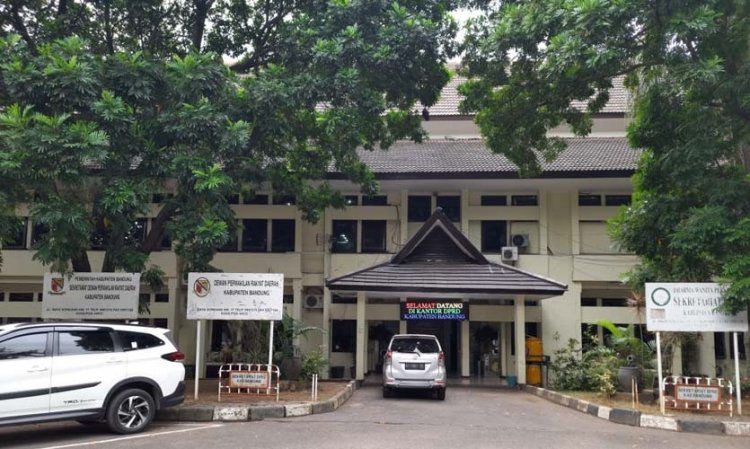 FDA Sesalkan Rencana Rehab Ruang Fraksi dan Komisi DPRD Kabupaten Bandung