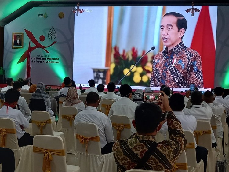 Jokowi Kukuhkan Duta Petani Milenial dan Duta Petani Andalan