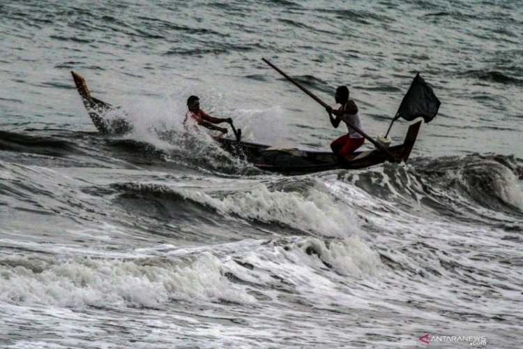 Nelayan Banten Diimbau Waspada, Gelombang Tinggi Selatan Mengancam