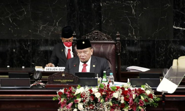 Ketua DPD RI Kumandangkan Penggalan Lirik Lagu Iwan Fals