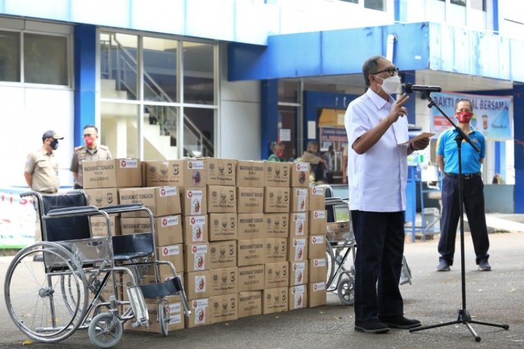 Masyarakat Tionghoa Peduli Berikan Bantuan 2.000 Paket Sembako