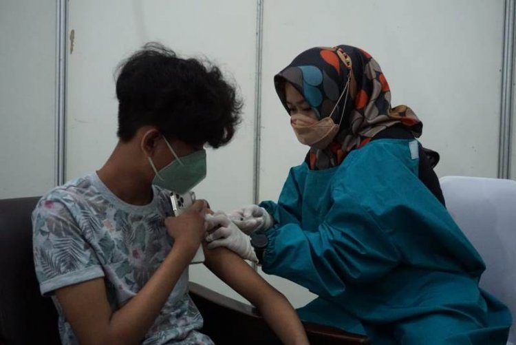 Bantu Percepatan Vaksinasi di Garut, Bidan pun Dikerahkan 